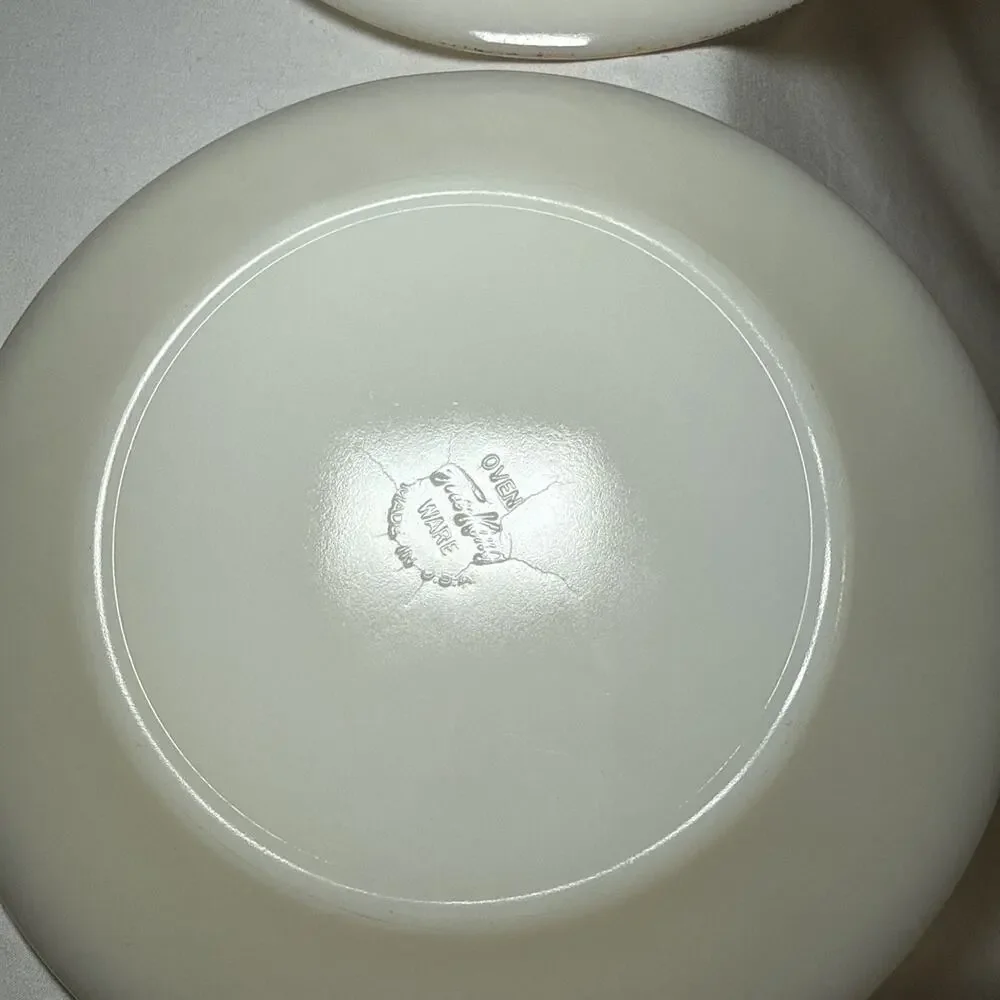 VTG Anchor Hocking Fire King Swirl Gold Rim Oven Safe Set of 4 Dinner Plates 9